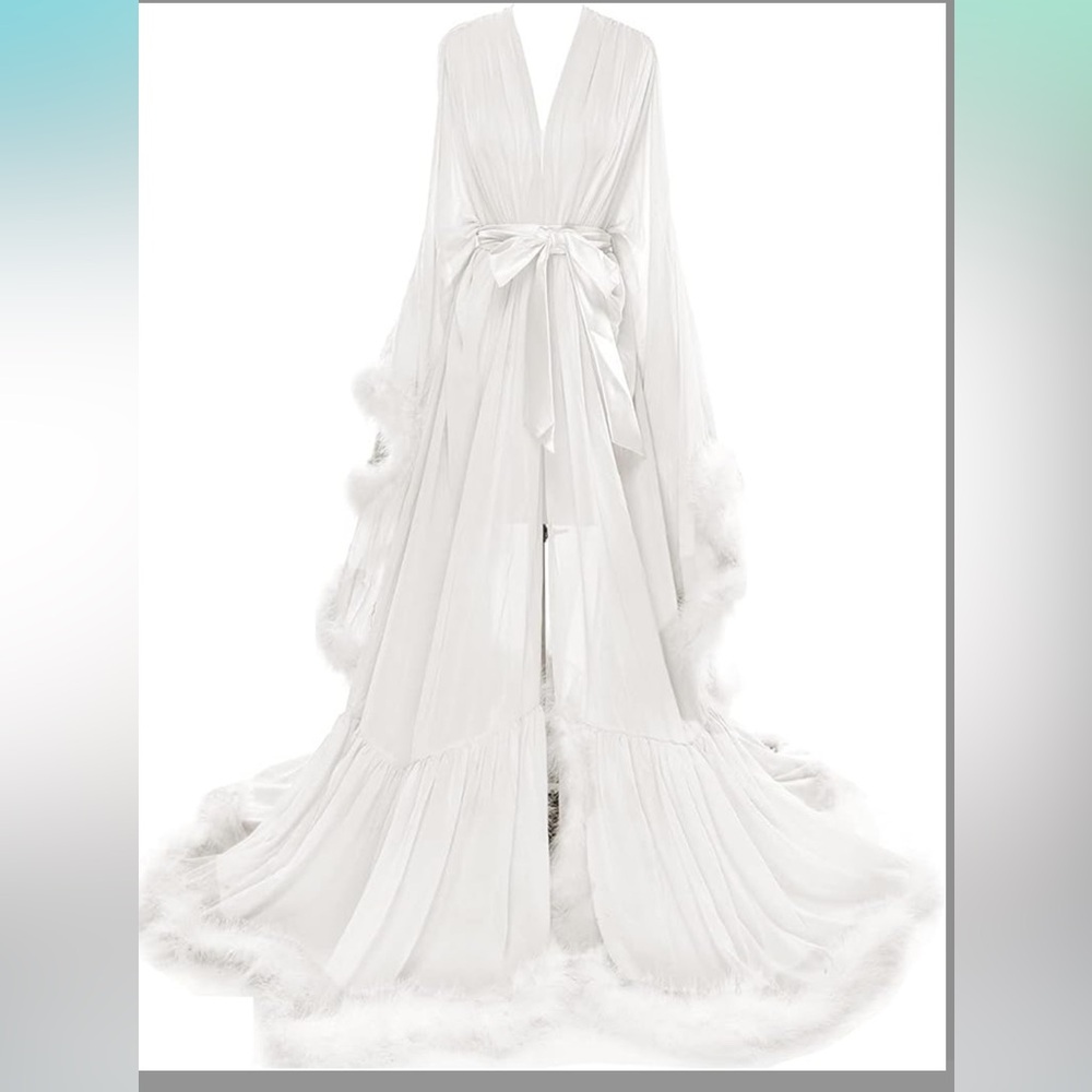 Elegant White Feather Trim Robe